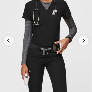 Black small tall Figs scrub bottoms